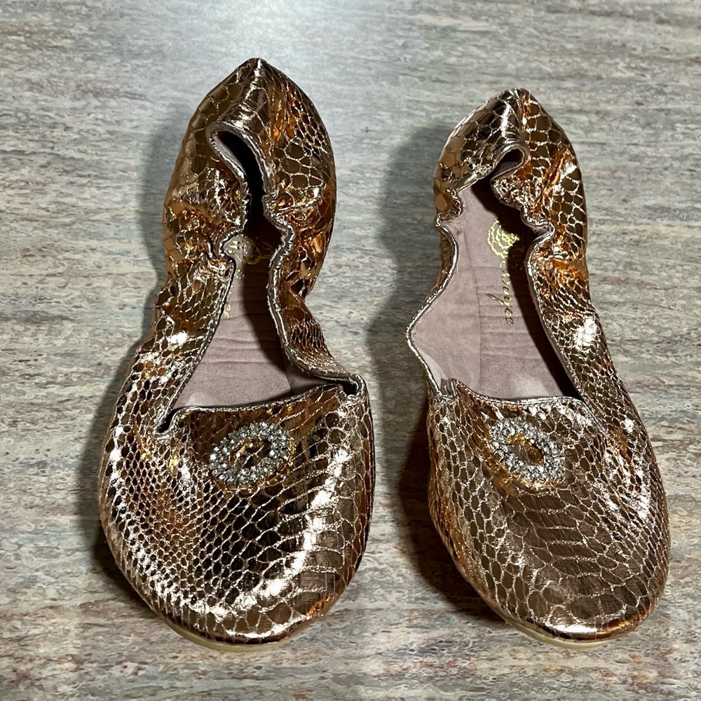 NWOT Joan Boyce travel foldable metallic pink flat shoes with bling
